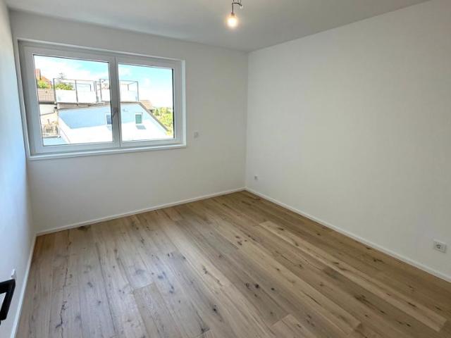 Traumhafter Donau Blick – Moderne 2 Zimmer Wohnung mit großer Terrasse