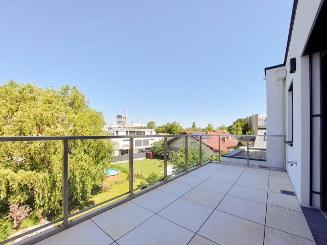TRAUMHAFTER ERSTBEZUG NÄHE DONAUZENTRUM! 3 ZIMMER WOHNUNG MIT BALKON
