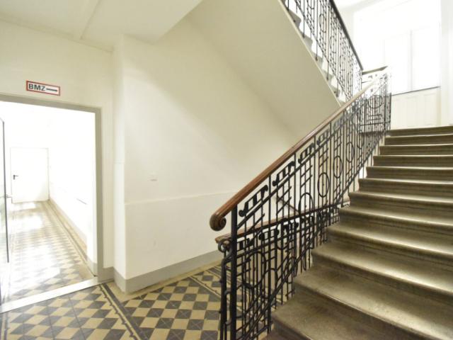 Traumhafter Fernblick urban & grün | 2 Zimmer Wohnung | Loggia | Nahe Millenium City