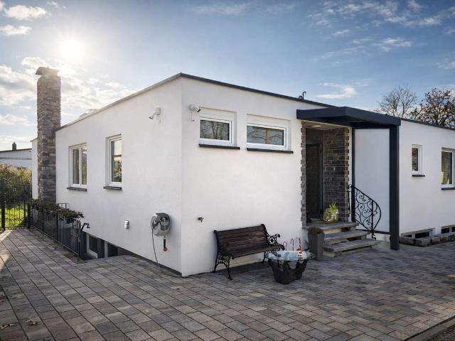 Traumhafter, komplett sanierter Bungalow in Ludwigsburg –Neckarweihingen