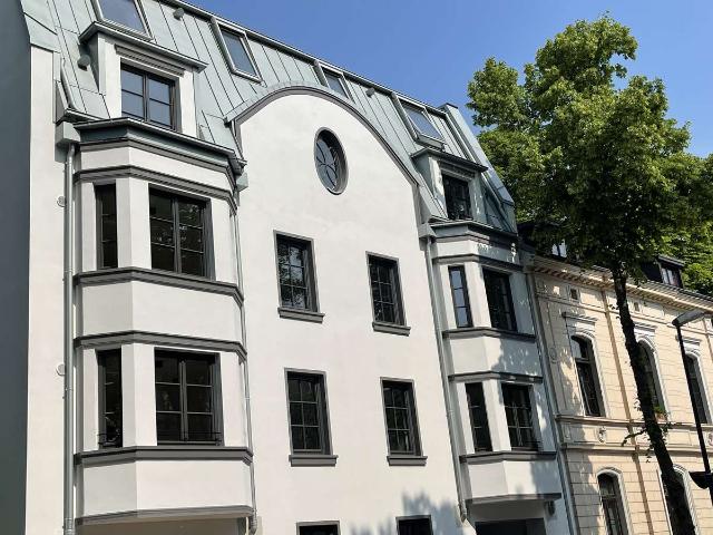 Traumhafter Rheinauenblick mitten in Kaiserswerth: Schöne 4 Zimmer Wohnung im 3.OG