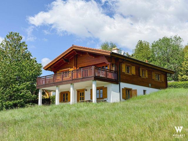 Traumhaus am Berg: Holzhaus mit Fernblick in Mönichkirchen I 5 Zimmer I 22m2 Balkon I Kaminofen