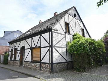 TraumHaus gesucht ProjektTraum gefunden! Sanierungsbedürftiges, freistehendes Haus mit Traumgarten