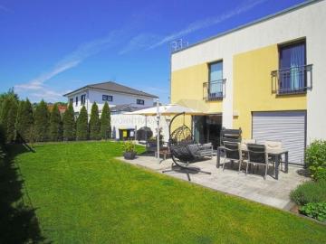 ! Traumhaus in C Rabenstein ! Exklusive Doppelhaushälfte mit Garage, Terrasse und Garten