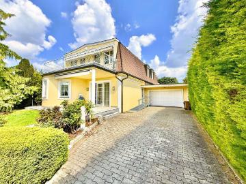 TRAUMHAUS mit Pool & großer Garage | ca. 790m² GFL | ca. 323m² NFL | 5 Zimmer | KLIMA | 2 Balkone | 2 Terrassen | Garten | Top Ausstattung