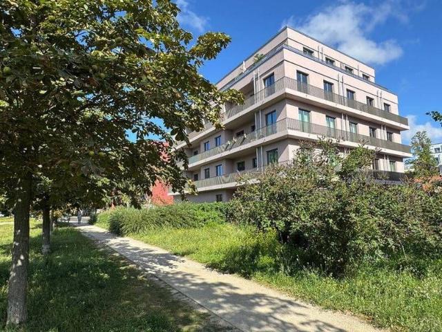 Traumlage am Wasser: Nachmieter für 3 Zimmer 75 qm Neubauwohnung mit Balkon gesucht