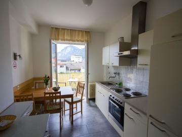 Traumlage Innsbruck, 3 Zimmer und Balkon, unmöbliert