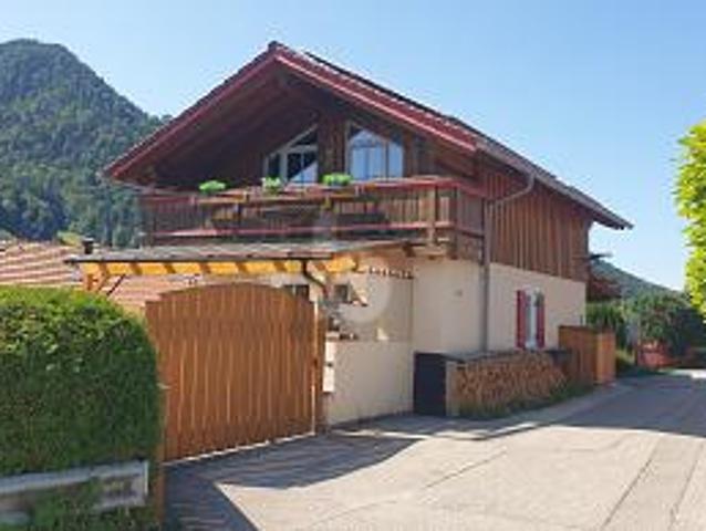 TRAUMLAGE MIT BESTEM BERGBLICK