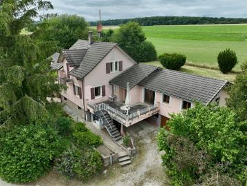 Villa mit Traumgarten in Montignez