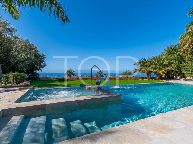 Traumvilla mit Meerblick und exklusivem Luxus