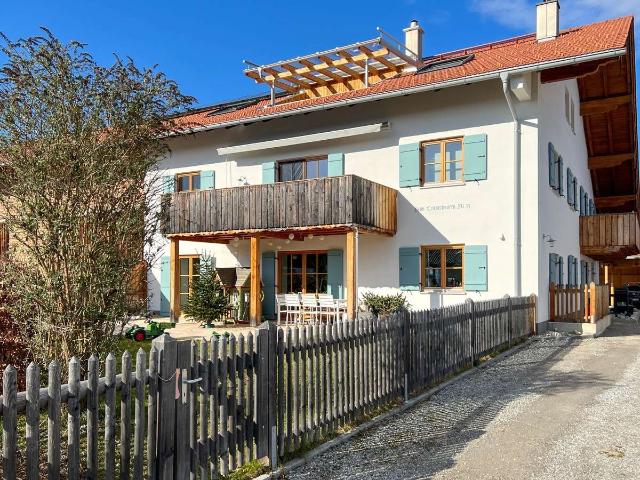 Traumwohnung am Schlossberg/Stephanskirchen: Dachterrasse, Blick, Ausstattung, Lage einzigartig!