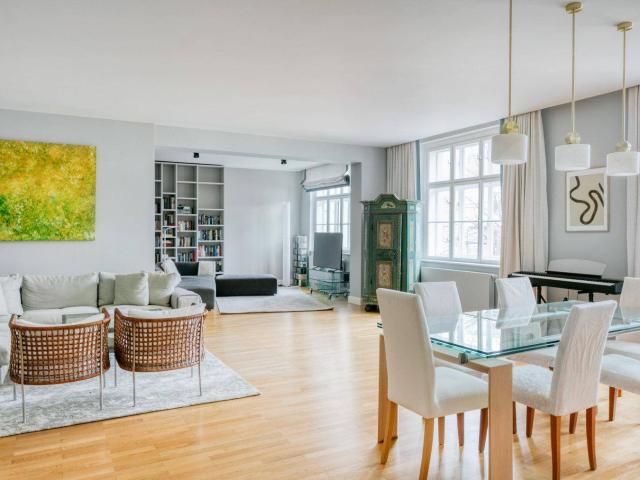Traumwohnung Hoher Markt / Stephansplatz, geräumige 4 Zimmer,155m2, Home Office, 2,5 Bäder, saniert VIE92