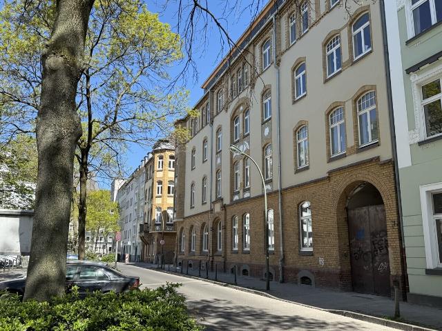 Traumwohnung im denkmalgeschützten Altbau in Düsseldorf Unterbilk.