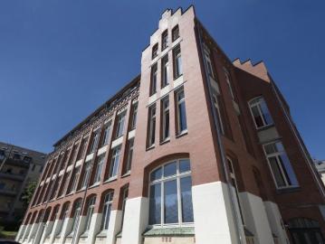 Traumwohnung im denkmalgeschützten Hofgebäude am Kaßberg mit Gartenanteil!