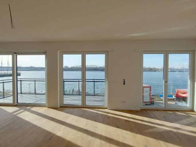 Traumwohnung in erster Reihe an der Warnow Großzügige 4 Raum Wohnung mit direktem Wasserblick
