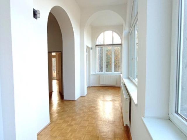 Traumwohnung in Neuhaus: Geräumig, gepflegt & mit Balkon