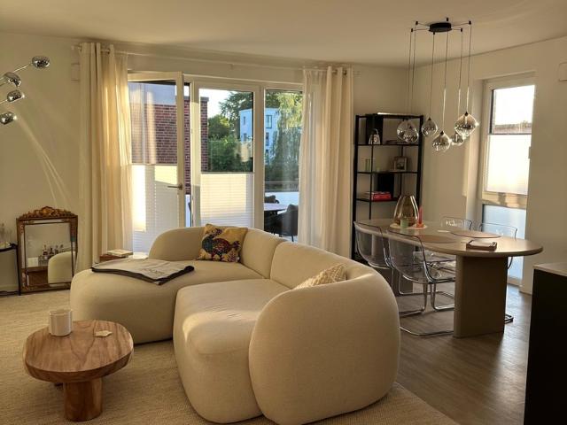 Traumwohnung mit exklusiver Einbauküche und großzügigem Balkon