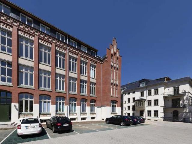 Traumwohnung mit Fußbodenheizung, Balkon und Garten im denkmalgeschützten HOFGEBÄUDE am Kaßberg !