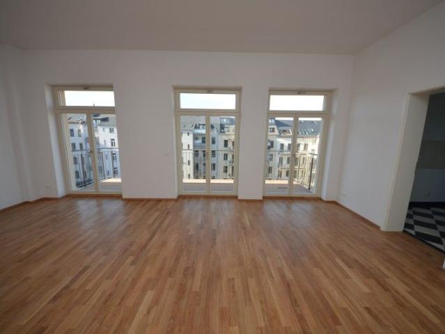 Traumwohnung mit Fußbodenheizung, Balkon und Garten im denkmalgeschützten HOFGEBÄUDE am Kaßberg !