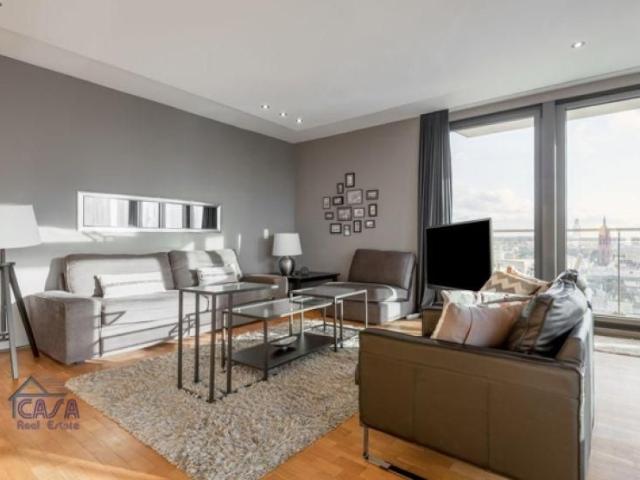 Traumwohnung mit Skylineblick: Hochwertig möblierte 2 Zimmer Wohnung in der Innenstadt