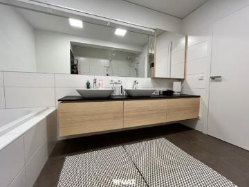 Traumwohnung mit zwei balkonen und tg platz in top lage! Zweitwohnsitz möglich!