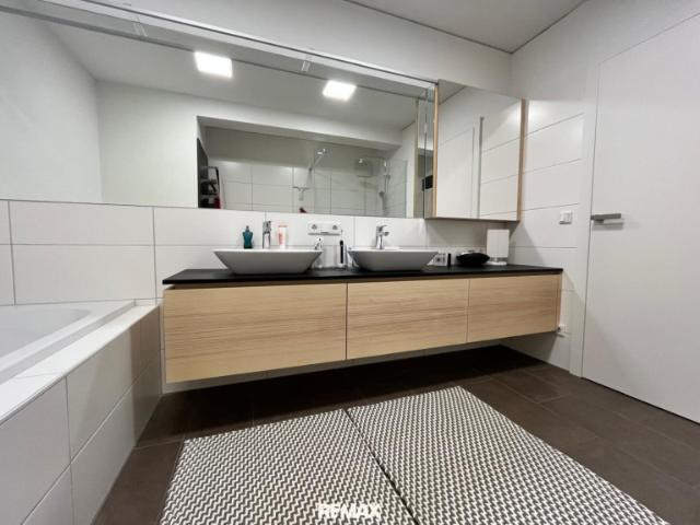Traumwohnung mit zwei balkonen und tg platz in top lage! Zweitwohnsitz möglich!