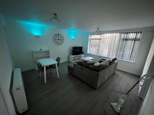 Travelodge, 15 Ladywood Middleway, Park Central, B16 8LP, United Kingdom | Room for rent #113251545 | Rentberry