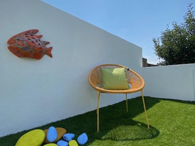 Trabalho e lazer num ambiente com arte