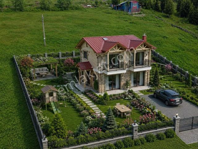 Trabzon Akçaabat'ta Satılık 2 Katlı Müstakil Ev