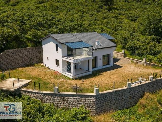 Trabzon Arsinde 5 Dönüm Arsa Üzerinde Satılık Müstakil Villa