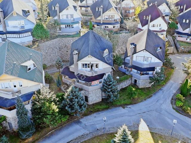 Trabzon Gayrimenkulden Koruköy Villalarında Satılık Villa