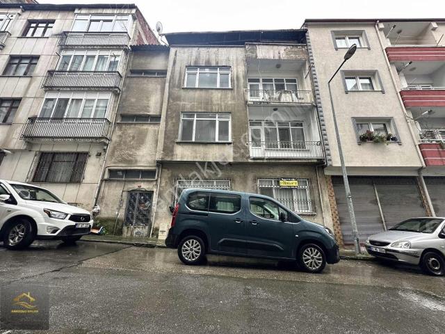 Trabzon İnönü Mahallesi Satılık 2+1 Giriş Kat Daire