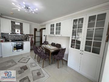 Trabzon Kaşüstü'nde Deniz Manzaralı Lüks 4+1 Daire