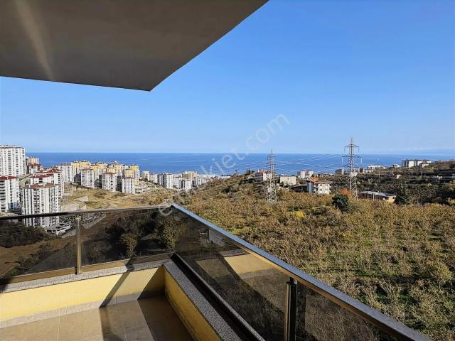Trabzon Kaşüstünde Satılık Komple Eşyalı Daire