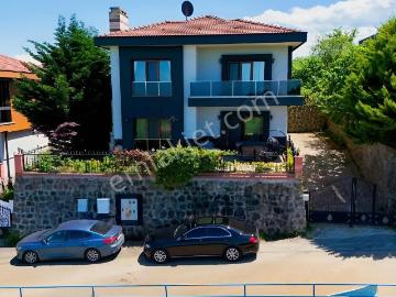 Trabzon Pelitli'de Satılık Deniz Ve Doğa Manzaralı Fırsat Villa