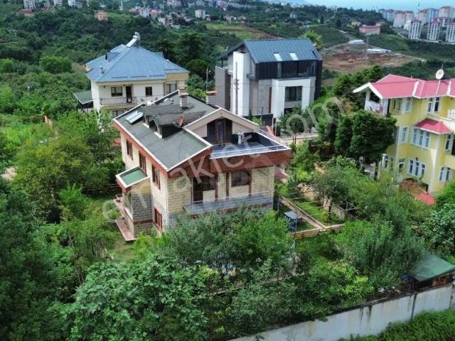 Trabzon Çukurçayır Sofrakayada Satılık Tripleks Villa