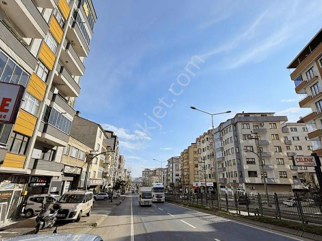 Trabzonda Yaykacıkta Cadde Üstü Daire