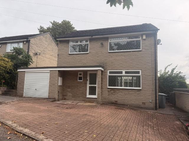 Track Road, Batley WF17, 3 bed detached house to rent, £1,250 pcm | PrimeLocation