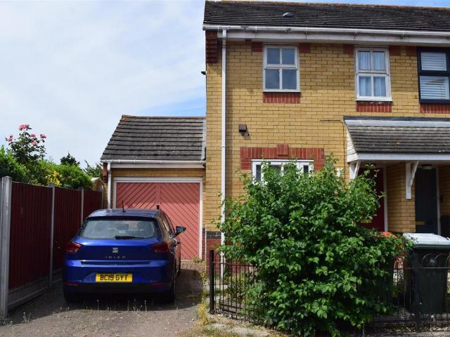 Trader Road, London 2 bed house to rent £1,850 pcm £427 pw
