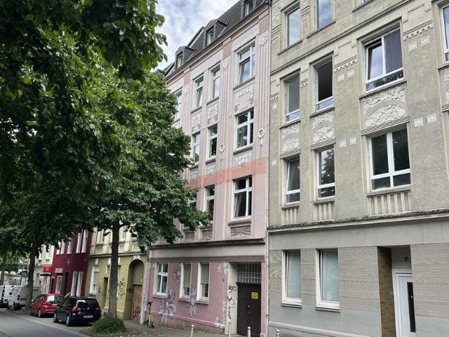 Tradition trifft Innovation Vielseitig nutzbares Haus im idyllischen Backyard in Dortmund