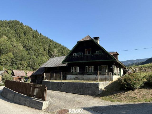 Tradition trifft Potenzial – renovierungsbedürftiges Bauernhaus mit viel Platz für neue Ideen