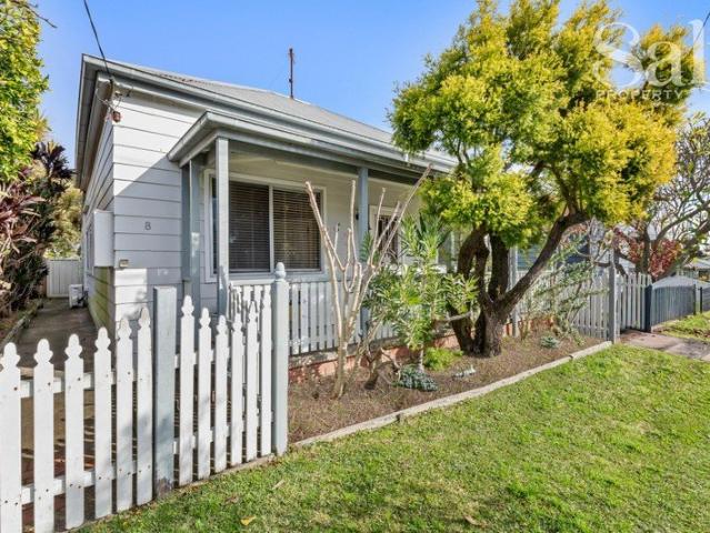 Traditional charm with modern possibilities in super central location
