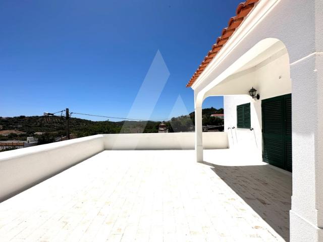 Traditional Country Villa com 4 quartos localizada em São Brás de Alportel