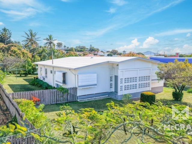 TRADITIONAL FAMILY HOME SITED ON HUGE 1,133m2 LOT