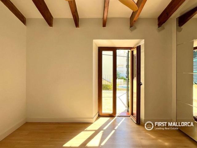 Traditional Mallorcan house with garden, pool and parking in Bonanova