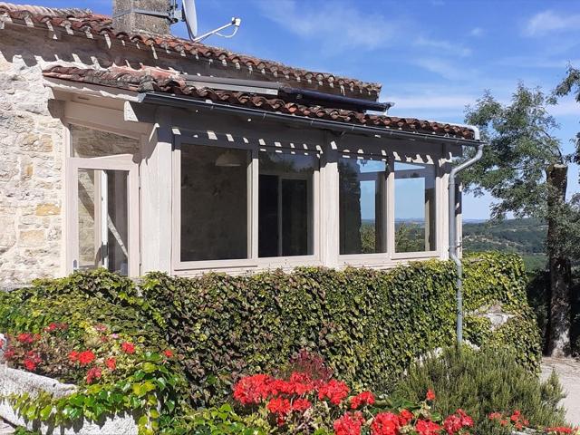 Traditional Small Farmhouse, superbly renovated, near beauti. 146m² Saint Antonin Noble Val