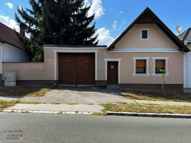 Traditionelles Bauernhaus mit großem Grundstück und vielseitig nutzbarem Stadl