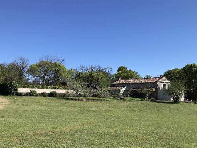 Traditionnelle ferme en pierre du XVIIIe siècle magnifiqueme. 220m² Caylus