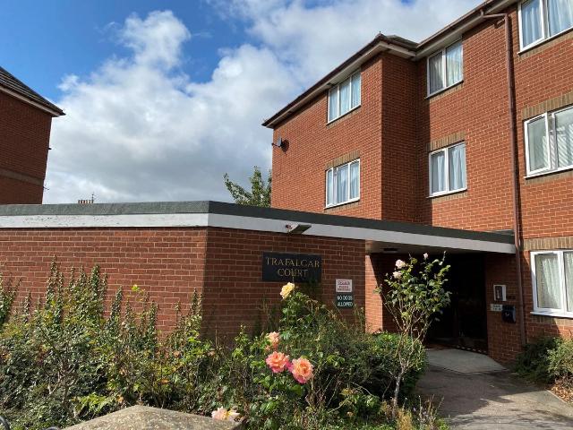 Trafalgar Court, Great Yarmouth NR30, 2 bed flat to rent, £750 pcm | PrimeLocation