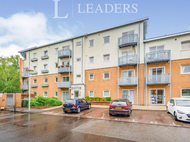 Trafalgar Gardens, Crawley RH10, 2 bed flat to rent, £1,450 pcm | PrimeLocation